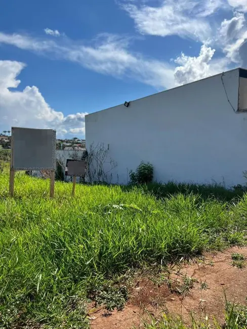 Terreno / Lote à venda, 300m2 em Vigilato Pereira, Uberlandia - MG - imagem 2 Foto 2 de Terreno / Lote à venda, 300m2 em Vigilato Pereira, Uberlandia - MG