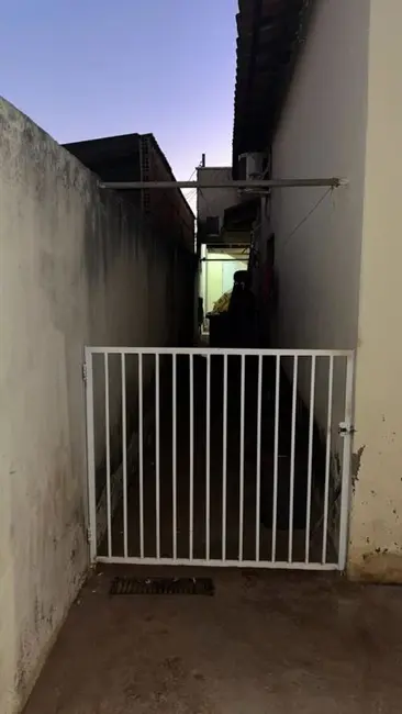 Foto 4 de Casa com 2 quartos à venda, 250m2 em Jardim Canaã, Uberlandia - MG