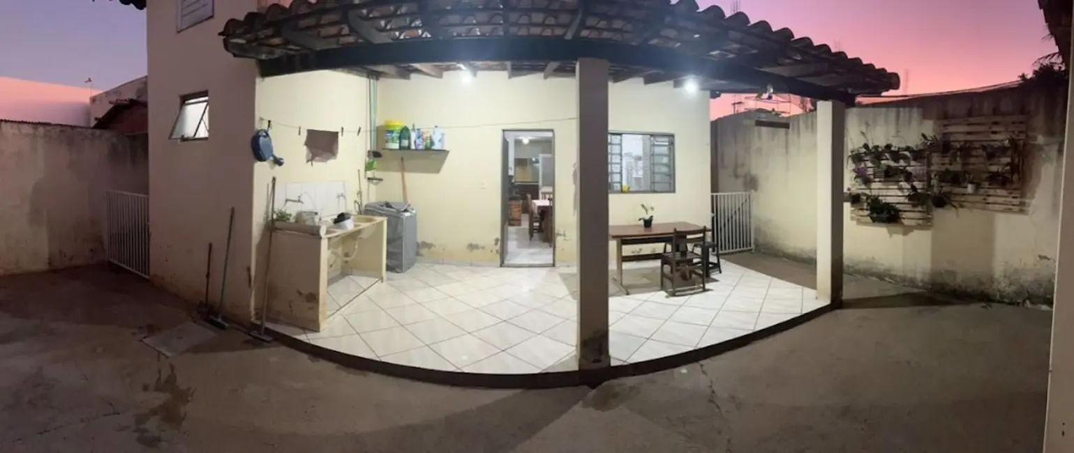 Foto 6 de Casa com 2 quartos à venda, 250m2 em Jardim Canaã, Uberlandia - MG
