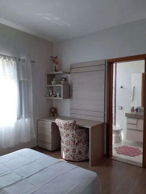 Foto 9 de Casa com 3 quartos à venda, 420m2 em Uberlandia - MG