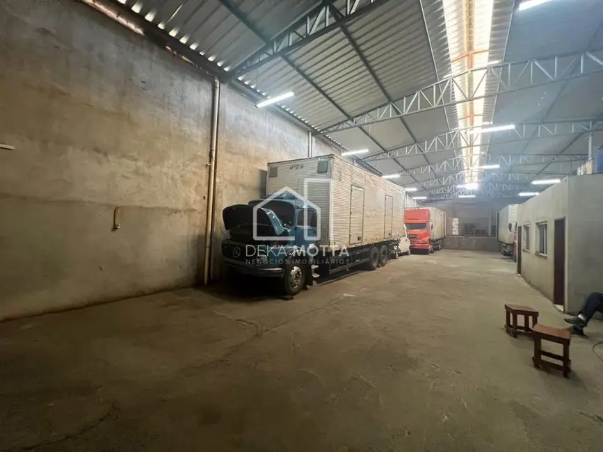 Foto 13 de Armazém / Galpão para alugar, 500m2 em Marta Helena, Uberlandia - MG
