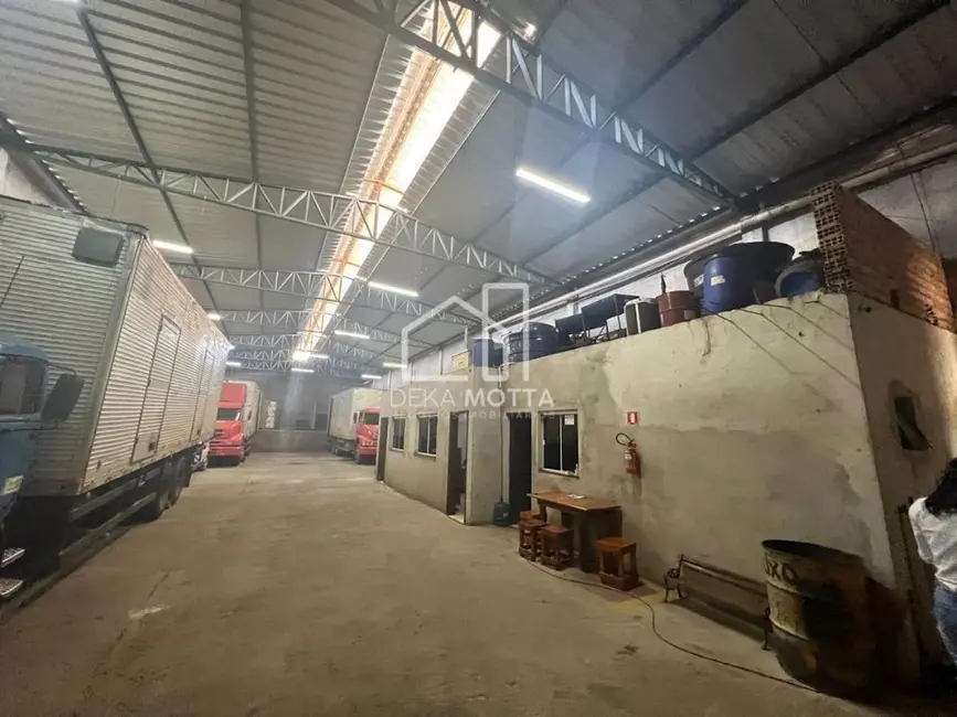 Foto 17 de Armazém / Galpão para alugar, 500m2 em Marta Helena, Uberlandia - MG