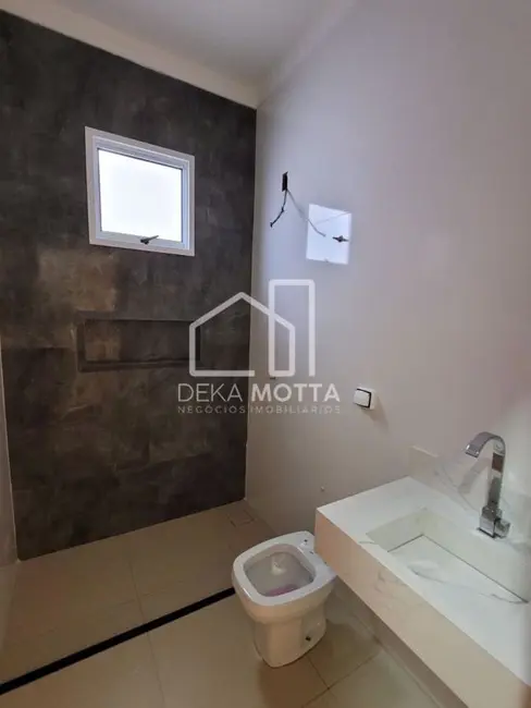 Foto 2 de Casa com 3 quartos à venda, 150m2 em Segismundo Pereira, Uberlandia - MG