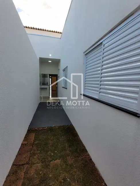 Foto 9 de Casa com 3 quartos à venda, 150m2 em Segismundo Pereira, Uberlandia - MG