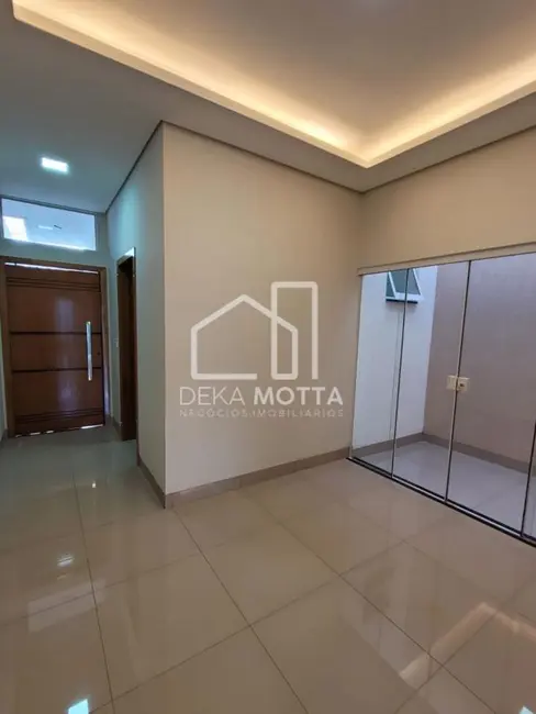 Foto 1 de Casa com 3 quartos à venda, 150m2 em Segismundo Pereira, Uberlandia - MG