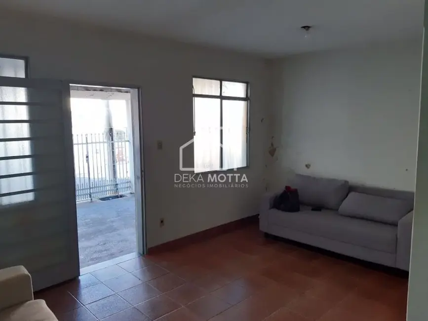 Sobrado com 5 quartos à venda, 200m2 em Nossa Senhora das Graças, Uberlandia - MG - imagem 2 Foto 2 de Sobrado com 5 quartos à venda, 200m2 em Nossa Senhora das Graças, Uberlandia - MG