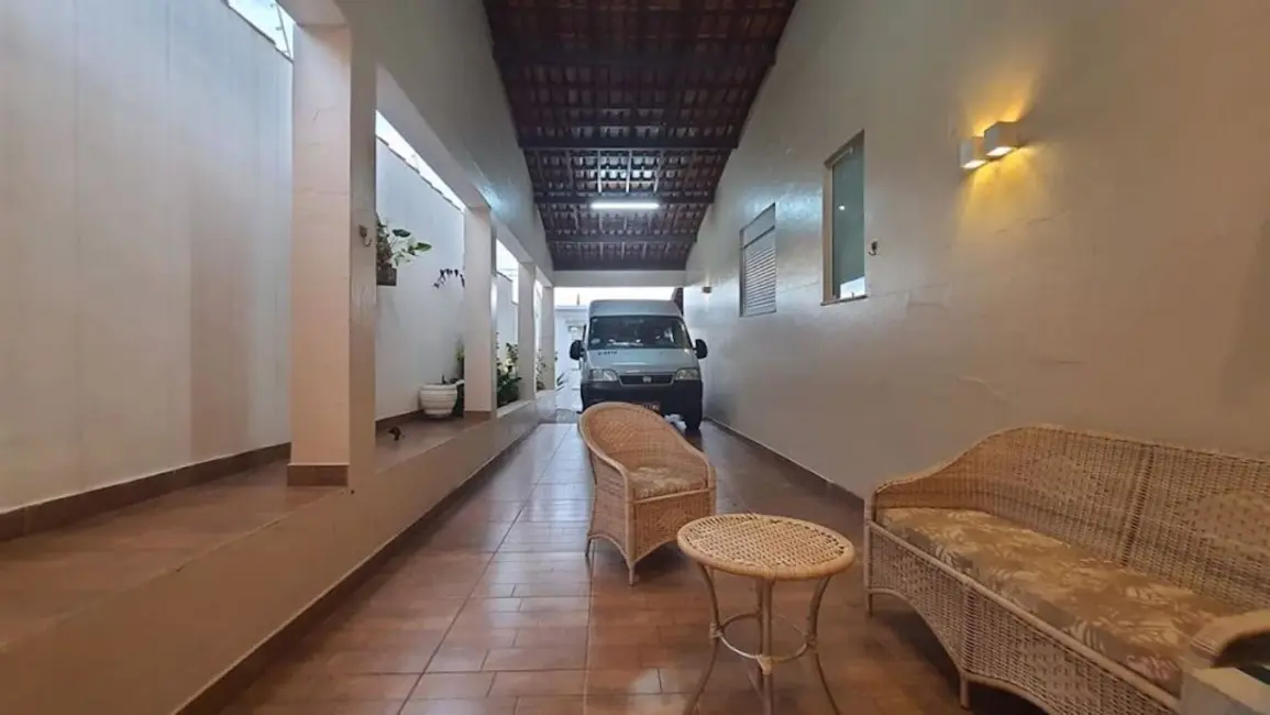 Foto 3 de Casa com 3 quartos à venda, 300m2 em Jaraguá, Uberlandia - MG