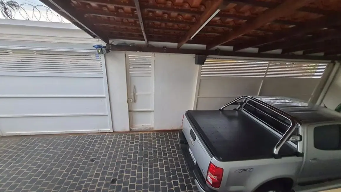 Foto 6 de Casa com 3 quartos à venda, 300m2 em Jaraguá, Uberlandia - MG