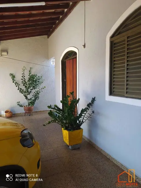 Foto 1 de Casa com 3 quartos à venda em Santa Rosa, Uberlandia - MG