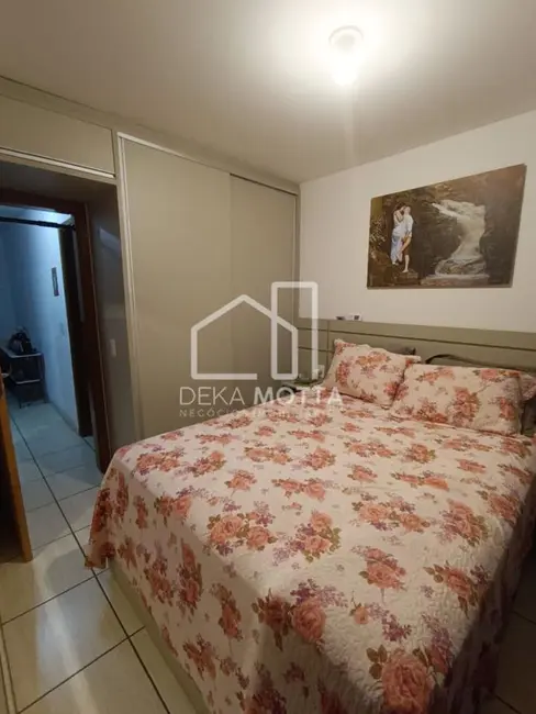 Foto 3 de Apartamento com 2 quartos à venda, 56m2 em Presidente Roosevelt, Uberlandia - MG