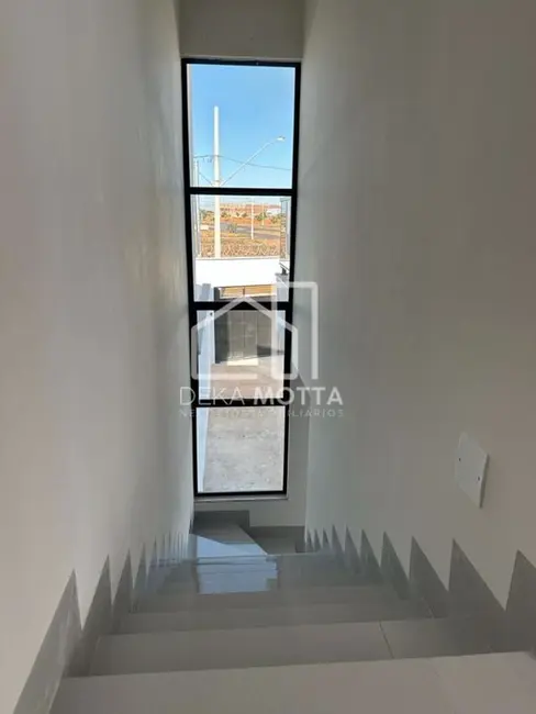 Foto 5 de Sobrado com 3 quartos à venda em Novo Mundo, Uberlandia - MG