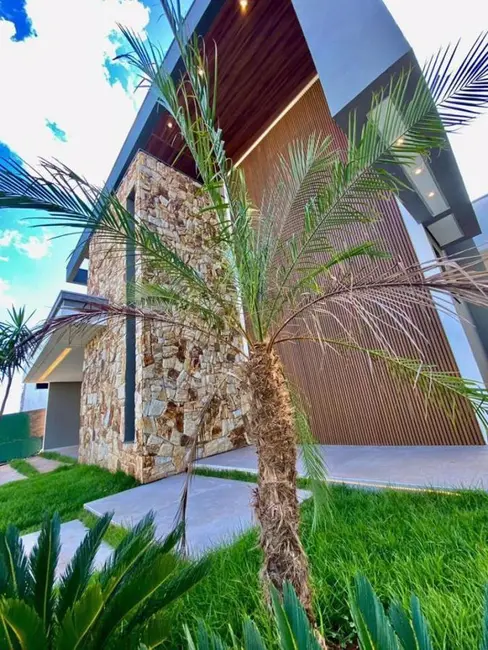 Foto 9 de Casa com 4 quartos à venda, 466m2 em Jardim Sul, Uberlandia - MG