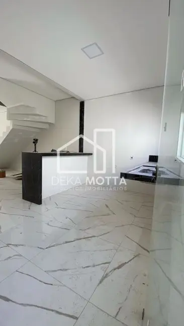 Sobrado com 3 quartos à venda, 120m2 em Jardim Europa, Uberlandia - MG - imagem 5 Foto 5 de Sobrado com 3 quartos à venda, 120m2 em Jardim Europa, Uberlandia - MG