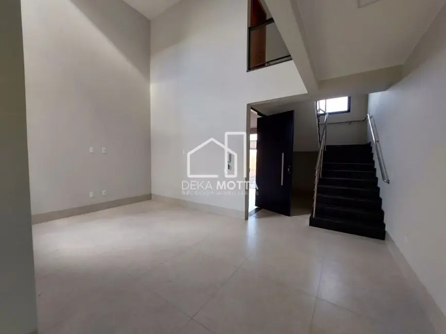 Sobrado com 3 quartos à venda, 175m2 em Uberlandia - MG - imagem 8 Foto 8 de Sobrado com 3 quartos à venda, 175m2 em Uberlandia - MG