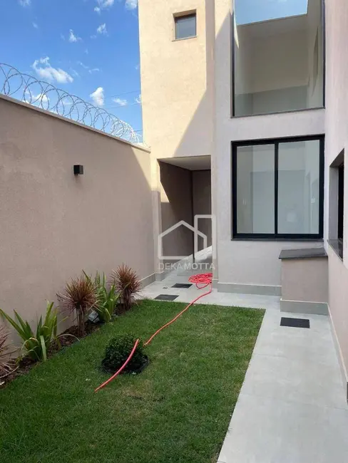 Sobrado com 3 quartos à venda, 175m2 em Grand Ville, Uberlandia - MG - imagem 5 Foto 5 de Sobrado com 3 quartos à venda, 175m2 em Grand Ville, Uberlandia - MG