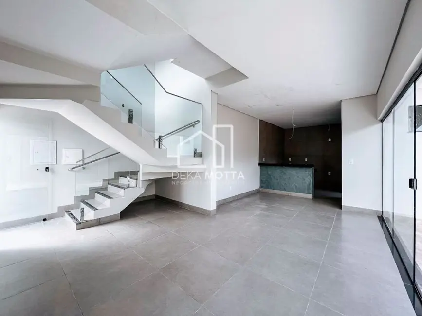 Foto 7 de Sobrado com 2 quartos à venda, 90m2 em Novo Mundo, Uberlandia - MG