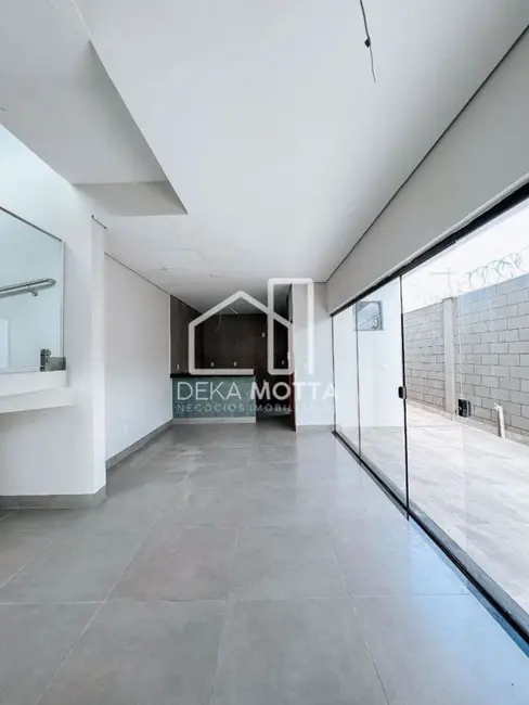 Foto 9 de Sobrado com 2 quartos à venda, 90m2 em Novo Mundo, Uberlandia - MG