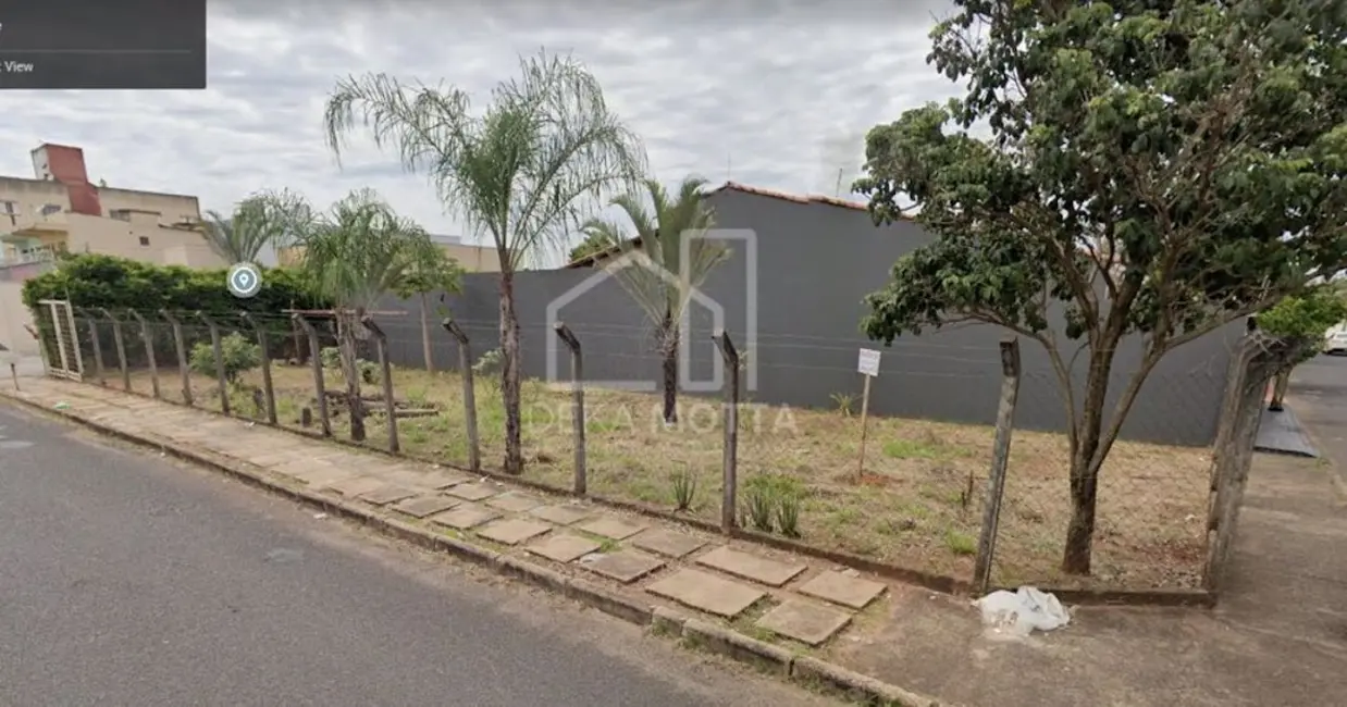 Foto 1 de Terreno / Lote à venda, 300m2 em Saraiva, Uberlandia - MG
