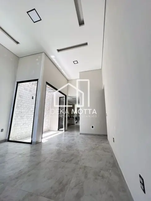 Foto 2 de Casa com 3 quartos à venda, 250m2 em Jardim Botânico, Uberlandia - MG