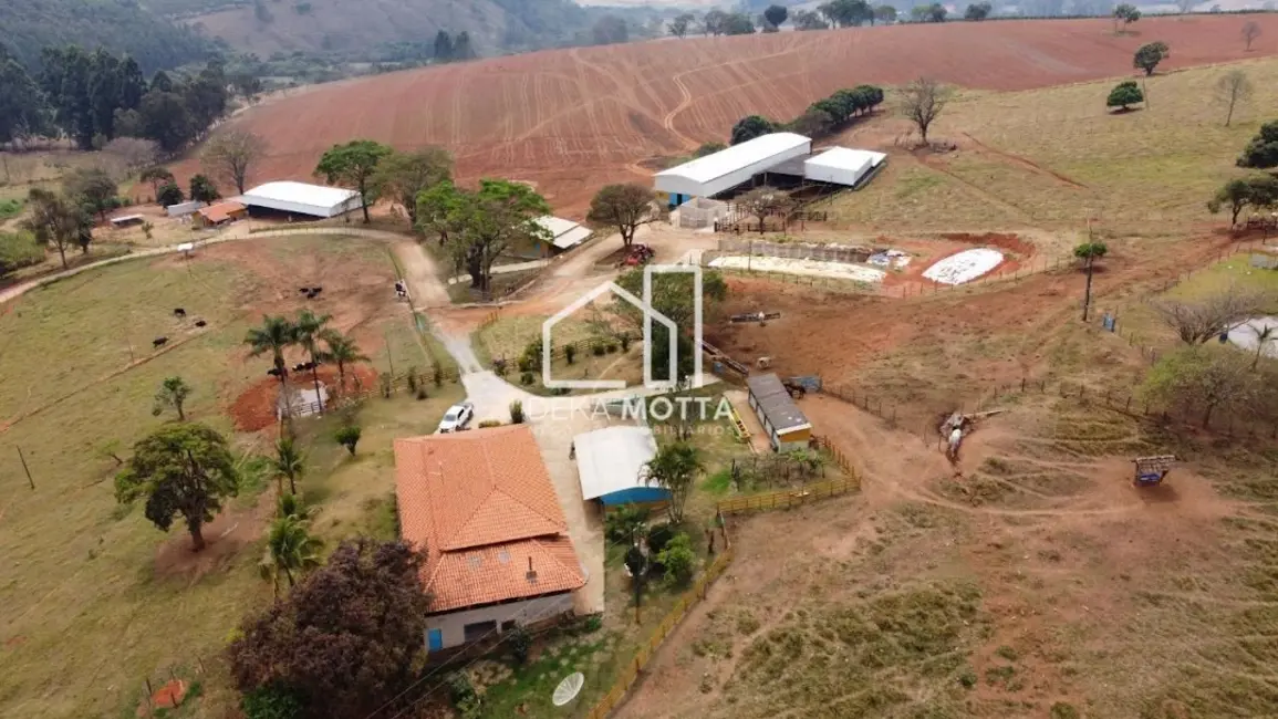 Fazenda / Haras com 5 quartos à venda, 120m2 em Centro, Romaria - MG - imagem 2 Foto 2 de Fazenda / Haras com 5 quartos à venda, 120m2 em Centro, Romaria - MG