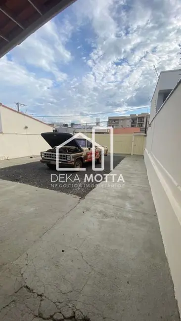 Foto 6 de Casa com 4 quartos para alugar, 400m2 em Brasil, Uberlandia - MG