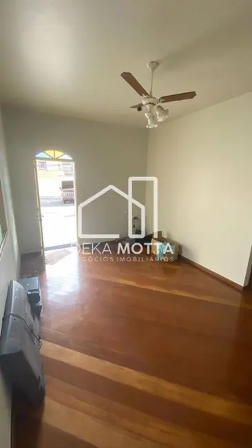 Foto 9 de Casa com 4 quartos para alugar, 400m2 em Brasil, Uberlandia - MG