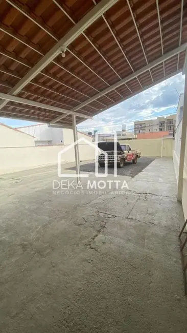 Foto 5 de Casa com 4 quartos para alugar, 400m2 em Brasil, Uberlandia - MG