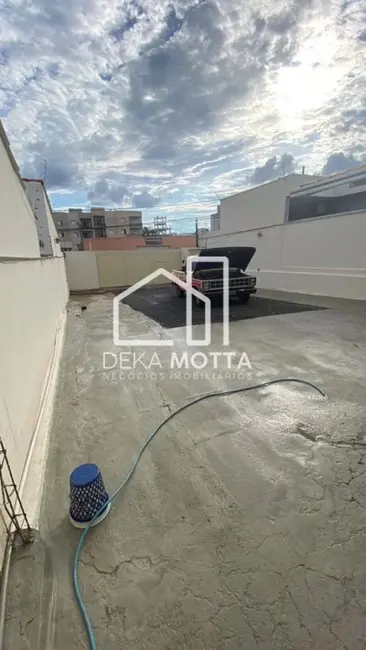 Foto 4 de Casa com 4 quartos para alugar, 400m2 em Brasil, Uberlandia - MG