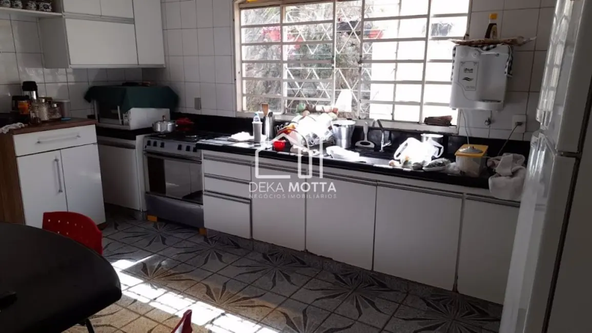 Foto 6 de Casa com 3 quartos à venda, 280m2 em Presidente Roosevelt, Uberlandia - MG