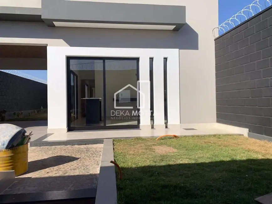 Casa com 3 quartos à venda, 250m2 em Loteamento Portal do Vale II, Uberlandia - MG - imagem 4 Foto 4 de Casa com 3 quartos à venda, 250m2 em Loteamento Portal do Vale II, Uberlandia - MG