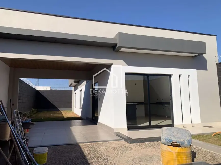 Foto 2 de Casa com 3 quartos à venda, 250m2 em Loteamento Portal do Vale II, Uberlandia - MG