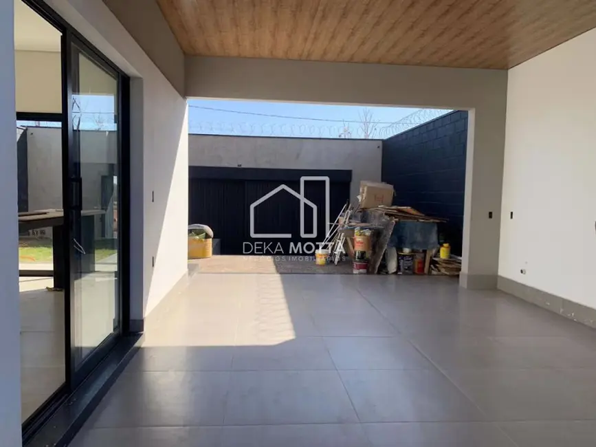 Casa com 3 quartos à venda, 250m2 em Loteamento Portal do Vale II, Uberlandia - MG - imagem 3 Foto 3 de Casa com 3 quartos à venda, 250m2 em Loteamento Portal do Vale II, Uberlandia - MG