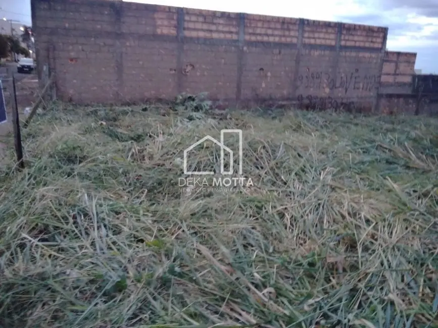 Terreno / Lote à venda, 450m2 em Nossa Senhora das Graças, Uberlandia - MG - imagem 3 Foto 3 de Terreno / Lote à venda, 450m2 em Nossa Senhora das Graças, Uberlandia - MG