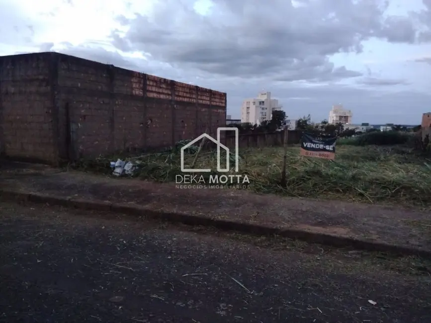 Terreno / Lote à venda, 450m2 em Nossa Senhora das Graças, Uberlandia - MG - imagem 6 Foto 6 de Terreno / Lote à venda, 450m2 em Nossa Senhora das Graças, Uberlandia - MG