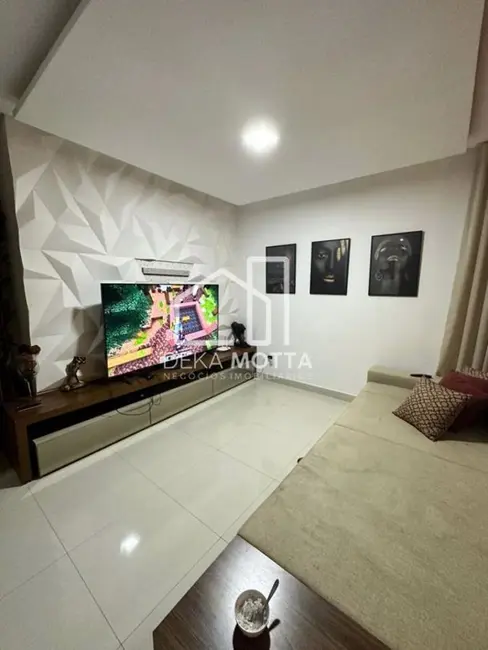 Foto 5 de Casa com 3 quartos à venda, 330m2 em Novo Mundo, Uberlandia - MG