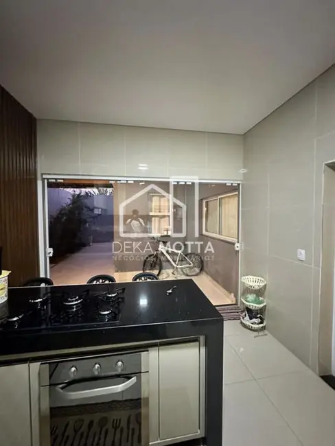 Foto 6 de Casa com 3 quartos à venda, 330m2 em Novo Mundo, Uberlandia - MG