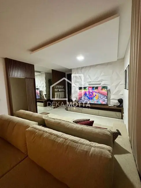 Foto 4 de Casa com 3 quartos à venda, 330m2 em Novo Mundo, Uberlandia - MG
