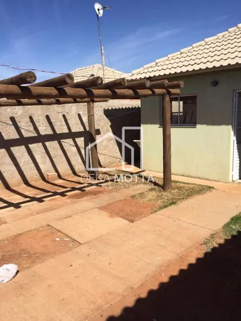 Foto 3 de Casa com 2 quartos à venda, 200m2 em Uberlandia - MG