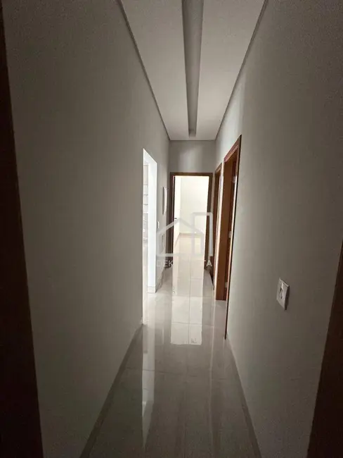 Sobrado com 3 quartos à venda, 165m2 em Aclimação, Uberlandia - MG - imagem 4 Foto 4 de Sobrado com 3 quartos à venda, 165m2 em Aclimação, Uberlandia - MG