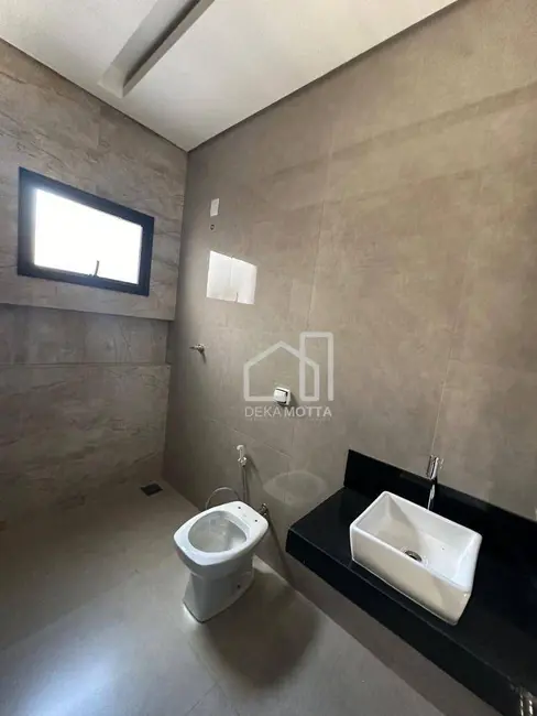 Foto 2 de Sobrado com 3 quartos à venda, 165m2 em Aclimação, Uberlandia - MG