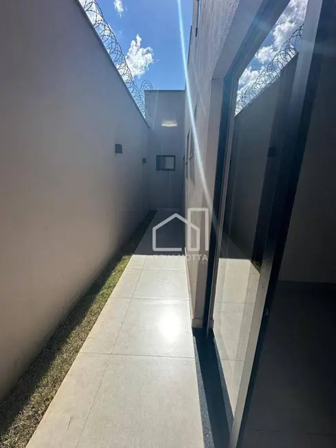 Sobrado com 3 quartos à venda, 165m2 em Aclimação, Uberlandia - MG - imagem 7 Foto 7 de Sobrado com 3 quartos à venda, 165m2 em Aclimação, Uberlandia - MG