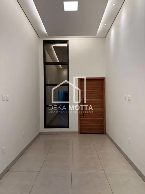 Foto 1 de Casa com 3 quartos à venda, 180m2 em Jardim Brasília, Uberlandia - MG