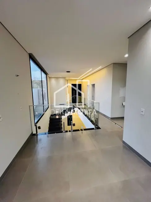 Sobrado com 4 quartos à venda, 279m2 em Granja Marileusa, Uberlandia - MG - imagem 6 Foto 6 de Sobrado com 4 quartos à venda, 279m2 em Granja Marileusa, Uberlandia - MG