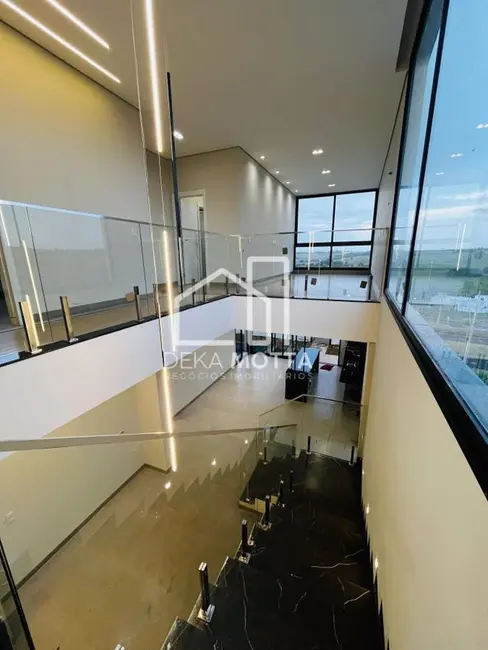 Sobrado com 4 quartos à venda, 279m2 em Granja Marileusa, Uberlandia - MG - imagem 3 Foto 3 de Sobrado com 4 quartos à venda, 279m2 em Granja Marileusa, Uberlandia - MG