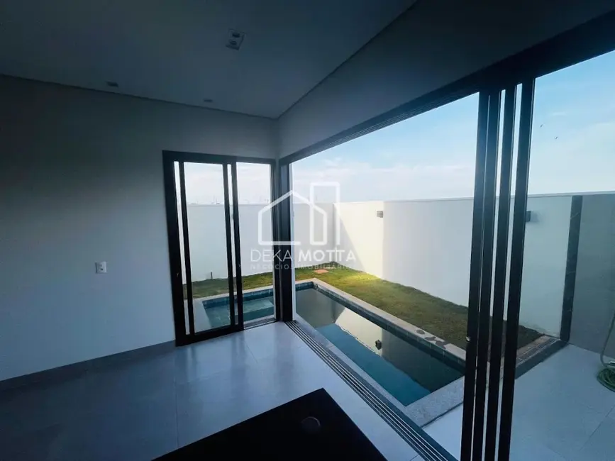 Sobrado com 4 quartos à venda, 279m2 em Granja Marileusa, Uberlandia - MG - imagem 9 Foto 9 de Sobrado com 4 quartos à venda, 279m2 em Granja Marileusa, Uberlandia - MG