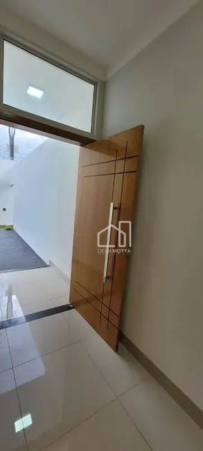 Foto 4 de Casa com 3 quartos à venda, 150m2 em Santa Mônica, Uberlandia - MG