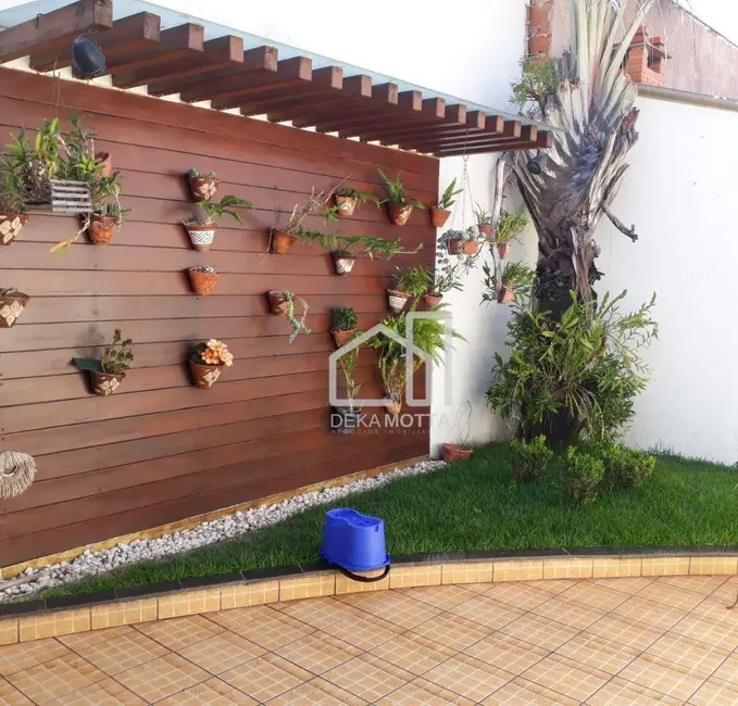 Foto 6 de Casa com 4 quartos à venda, 360m2 em Santa Mônica, Uberlandia - MG
