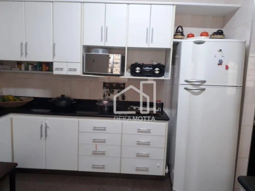 Foto 2 de Casa com 4 quartos à venda, 360m2 em Santa Mônica, Uberlandia - MG