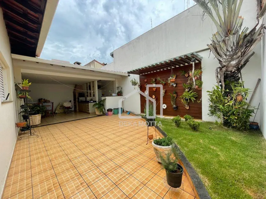 Foto 1 de Casa com 4 quartos à venda, 360m2 em Santa Mônica, Uberlandia - MG
