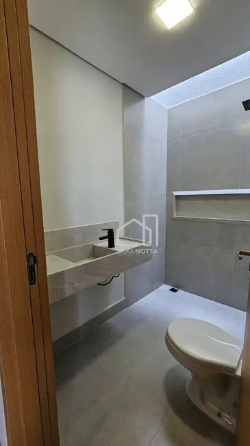 Foto 2 de Sobrado com 2 quartos à venda, 150m2 em Shopping Park, Uberlandia - MG